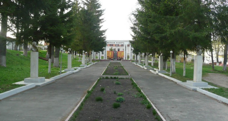 Аллея Героев в городе Сураж